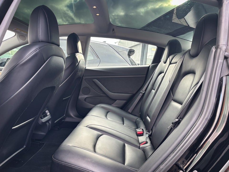 Tesla Model 3 Long Range AWD 4d