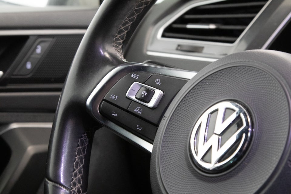 VW Tiguan 2,0 TDi 240 R-line DSG 4Motion Van 5d