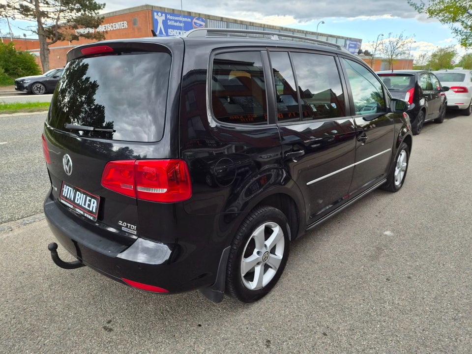 VW Touran 2,0 TDi 140 Comfortline DSG BMT 7prs 5d