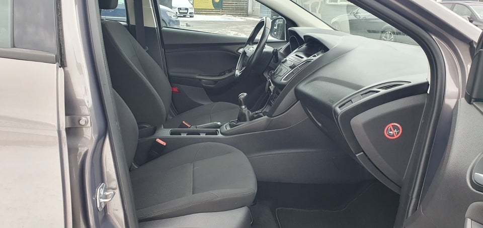 Ford Focus 1,0 SCTi 100 Business stc. 5d