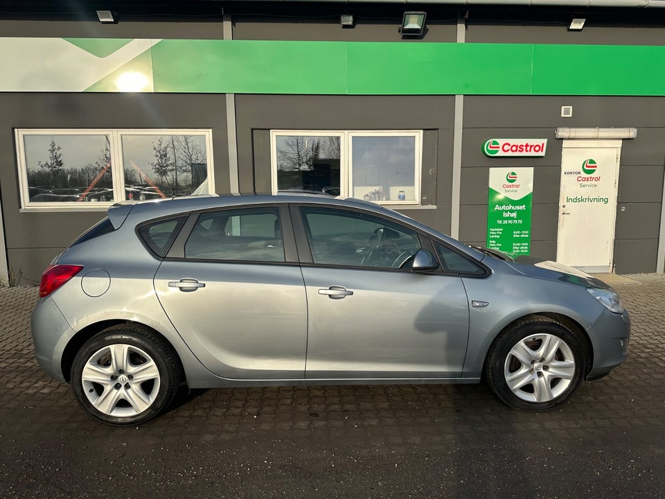 Opel Astra 1,6 Enjoy 5d