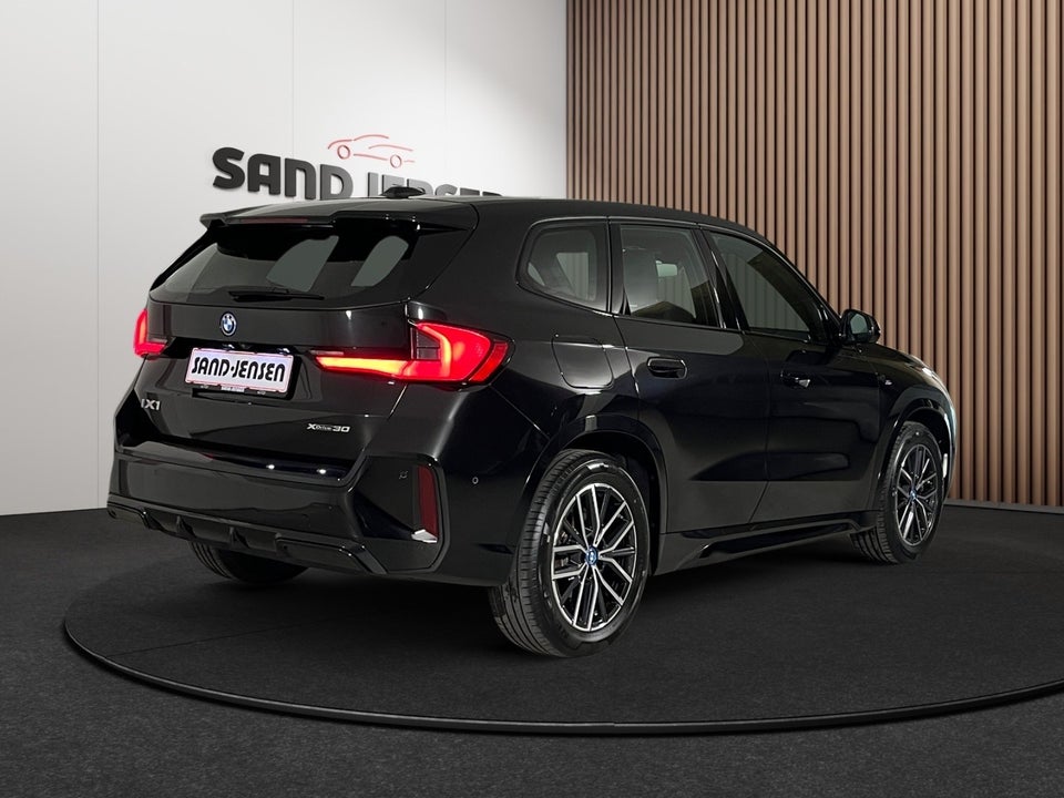 BMW iX1 xDrive30 M-Sport 5d