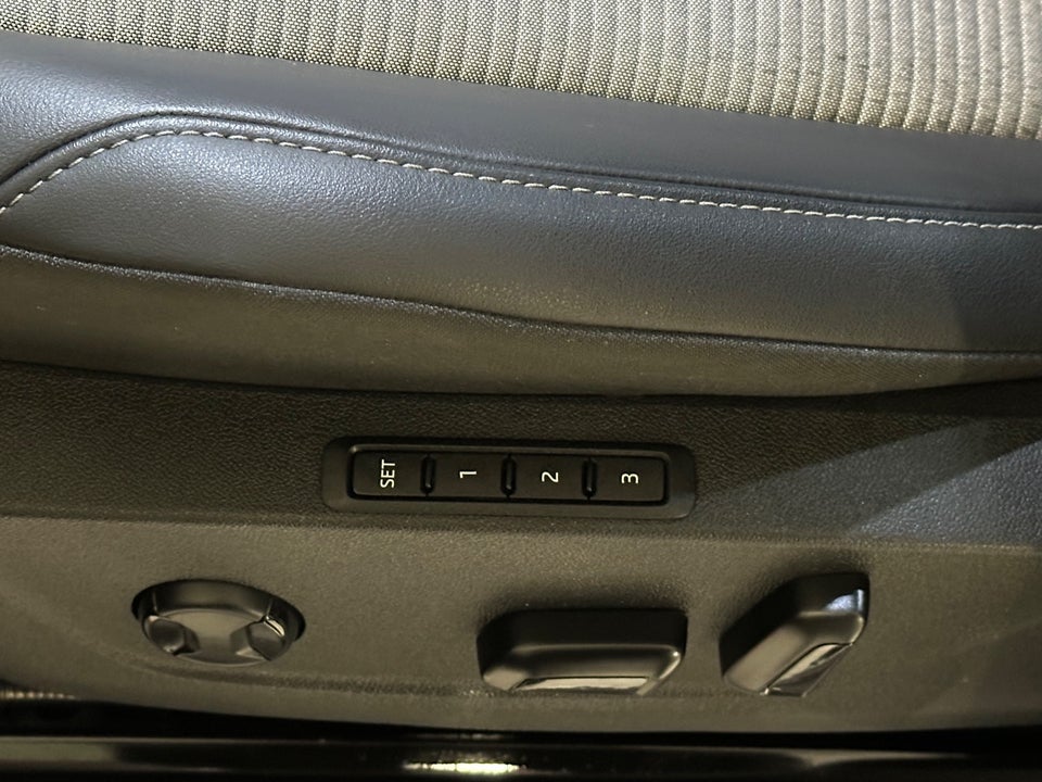 Skoda Enyaq 60 iV Loft 5d