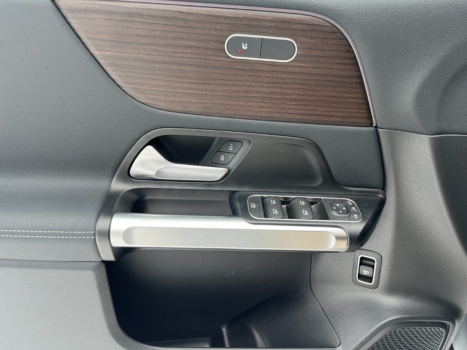 Mercedes EQB250+ Progressive 5d