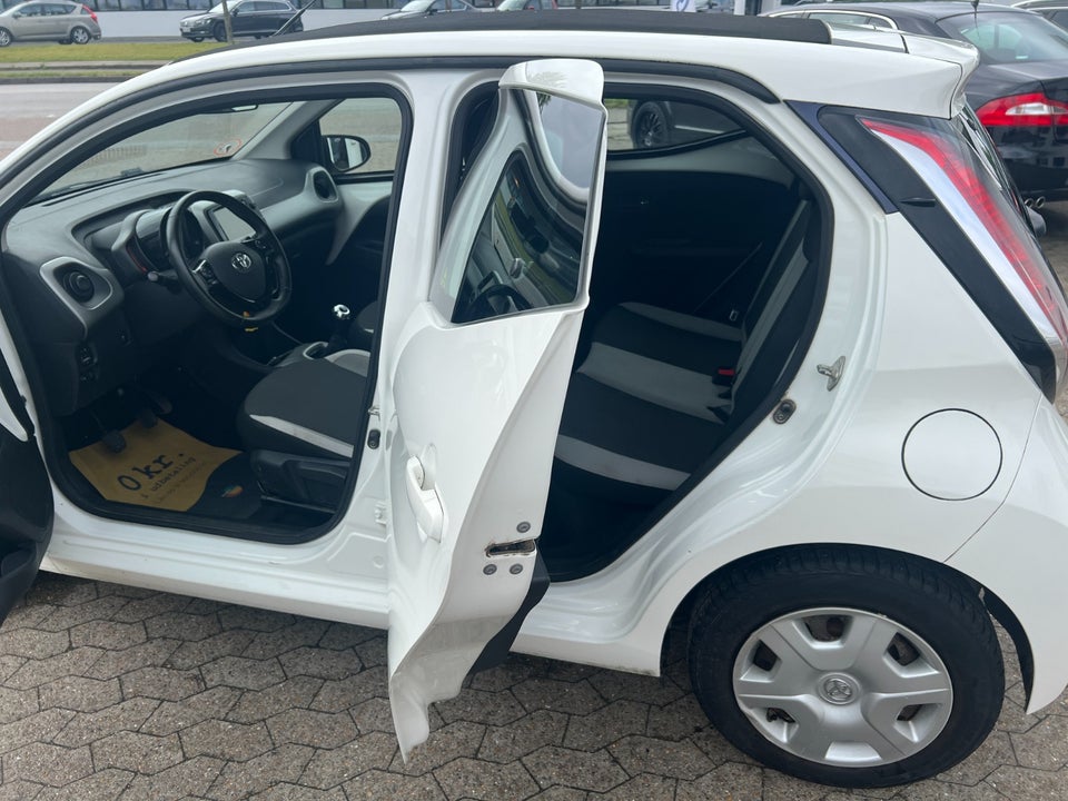 Toyota Aygo 1,0 VVT-i x-sky 5d