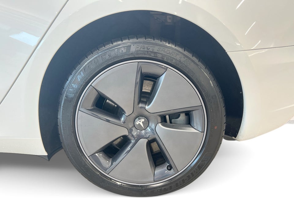 Tesla Model 3 RWD 4d