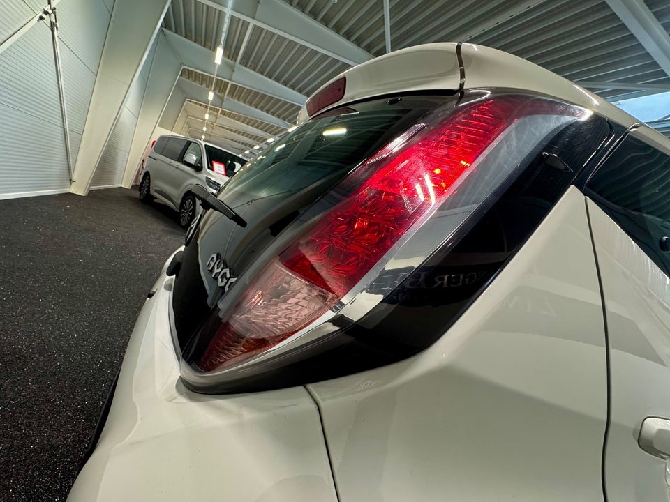 Toyota Aygo 1,0 VVT-i x-press 5d