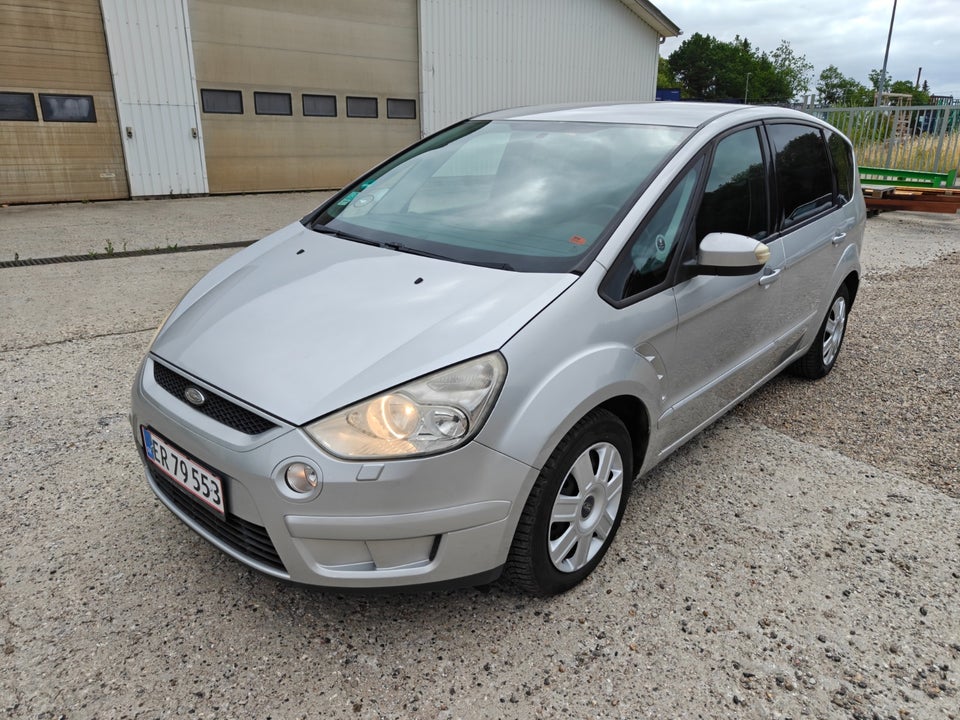 Ford S-MAX 2,0 Ambiente 7prs 5d