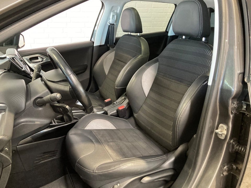 Peugeot 2008 1,2 e-THP 110 Allure Sky 5d