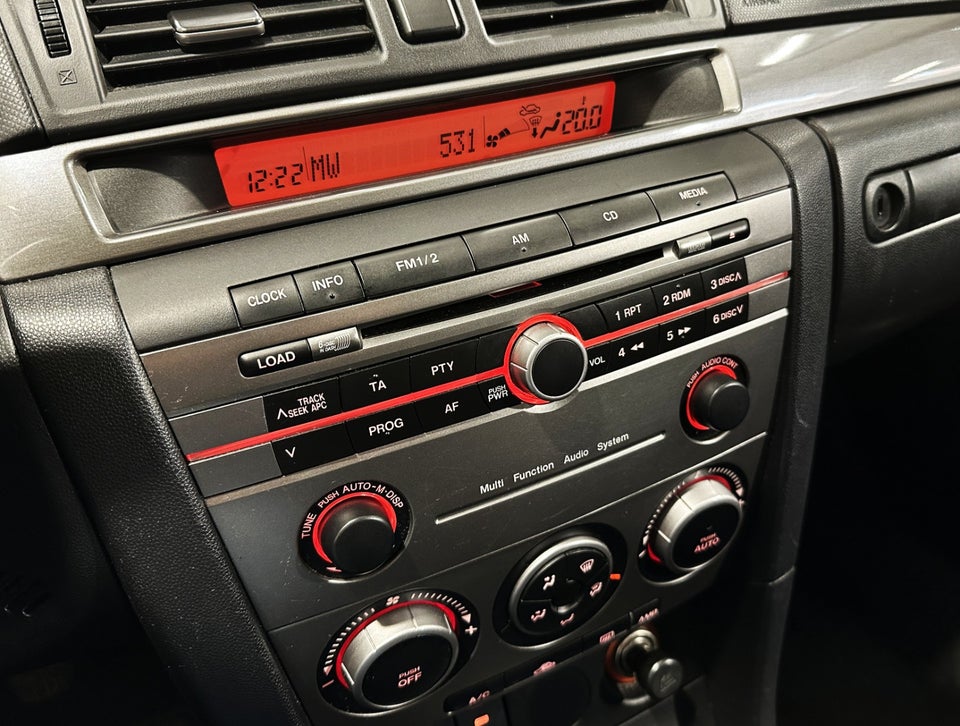 Mazda 3 2,0 Sport 5d