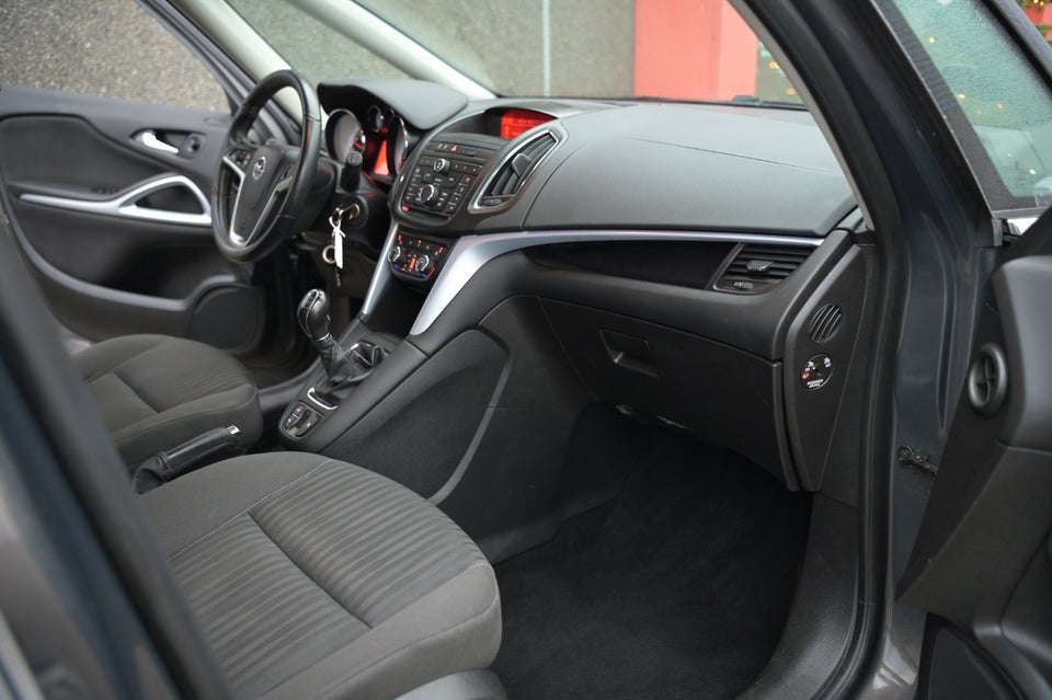 Opel Zafira Tourer 1,4 T 140 Enjoy eco 7prs 5d