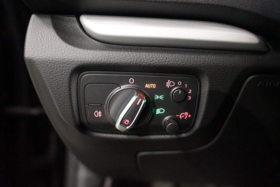 Audi A3 1,6 TDi 110 Attraction 3d