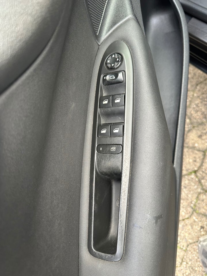 Citroën C4 1,6 HDi 92 Comfort 5d