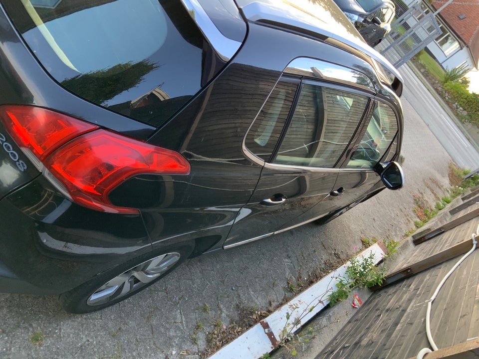 Peugeot 2008 1,2 VTi 82 Allure 5d