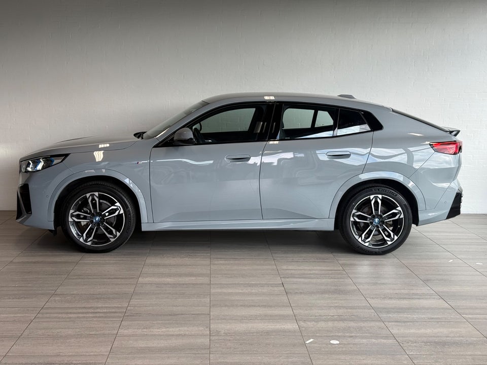 BMW iX2 eDrive20 M-Sport 5d