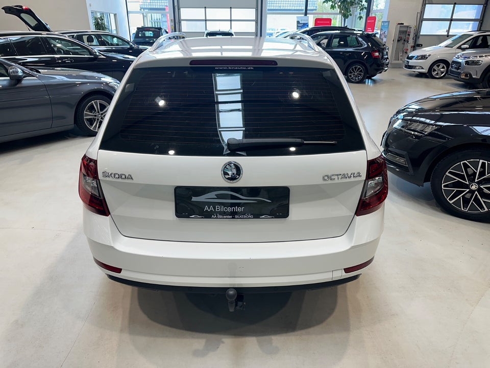 Skoda Octavia 1,6 TDi 115 Style Combi DSG 5d