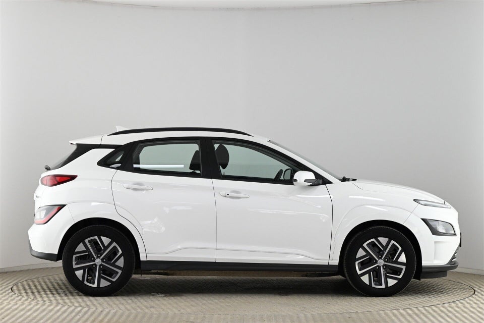 Hyundai Kona 64 EV Essential 5d