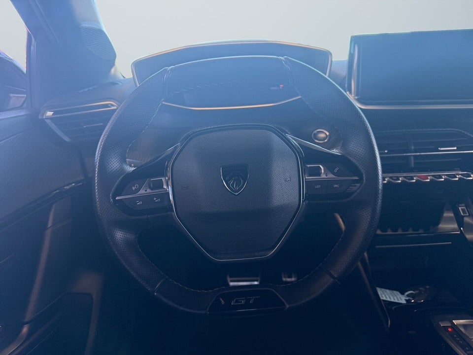 Peugeot e-208 54 GT 5d