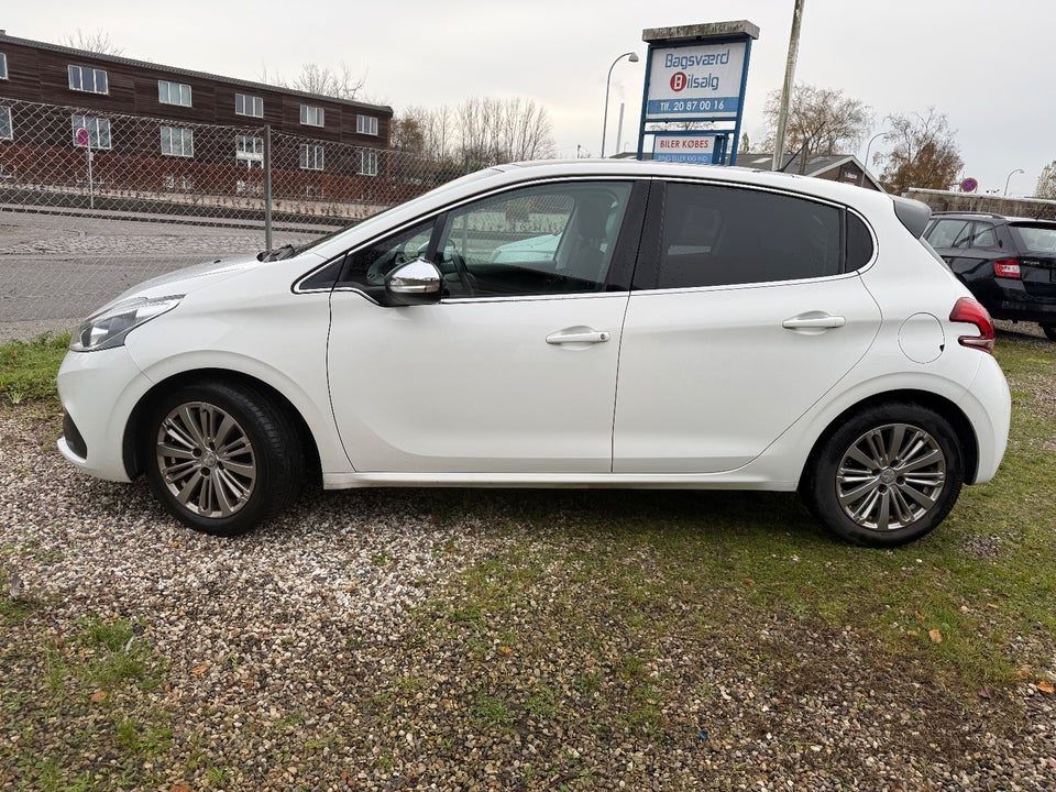 Peugeot 208 1,5 BlueHDi 100 Allure Sky 5d