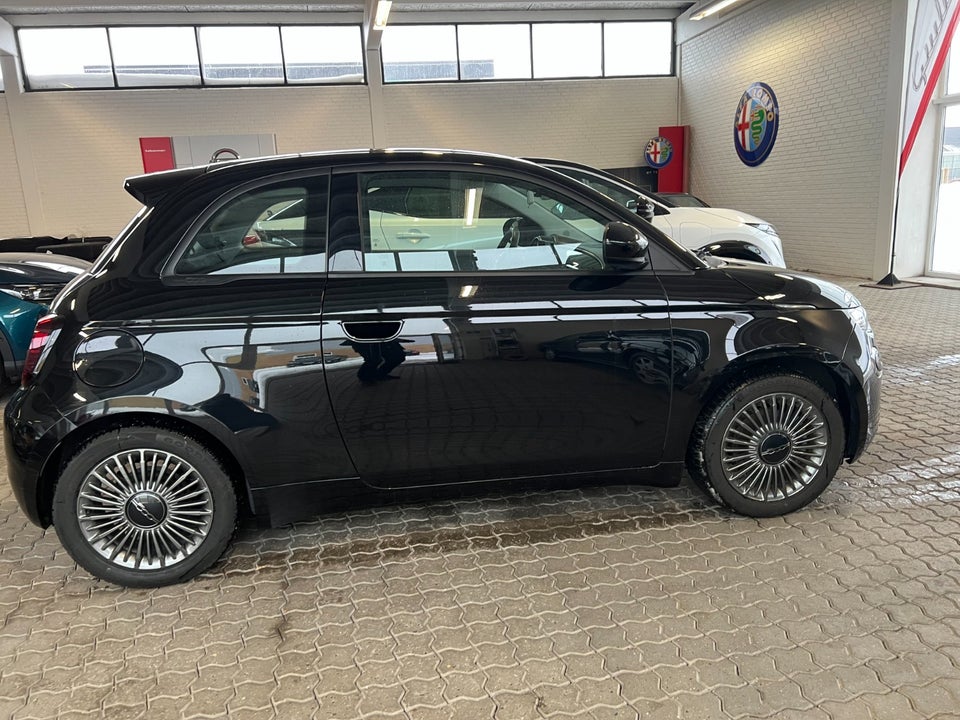 Fiat 500e 42 Icon 3d