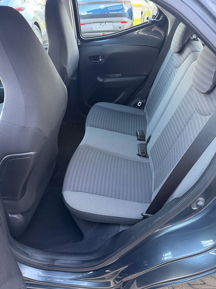 Toyota Aygo 1,0 VVT-i x-plore 5d