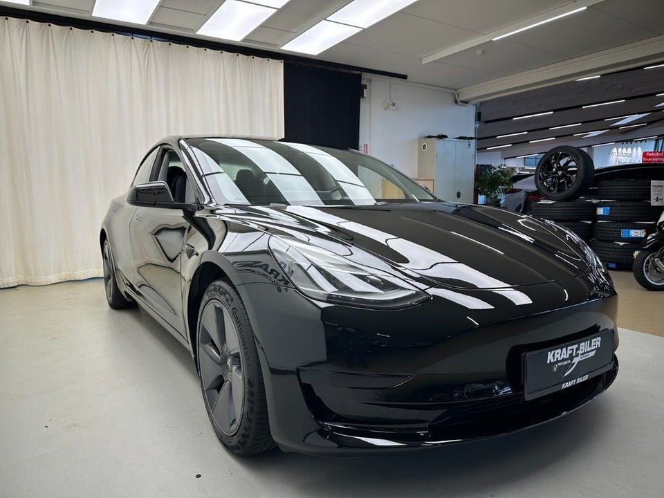 Tesla Model 3 Standard Range+ RWD 4d
