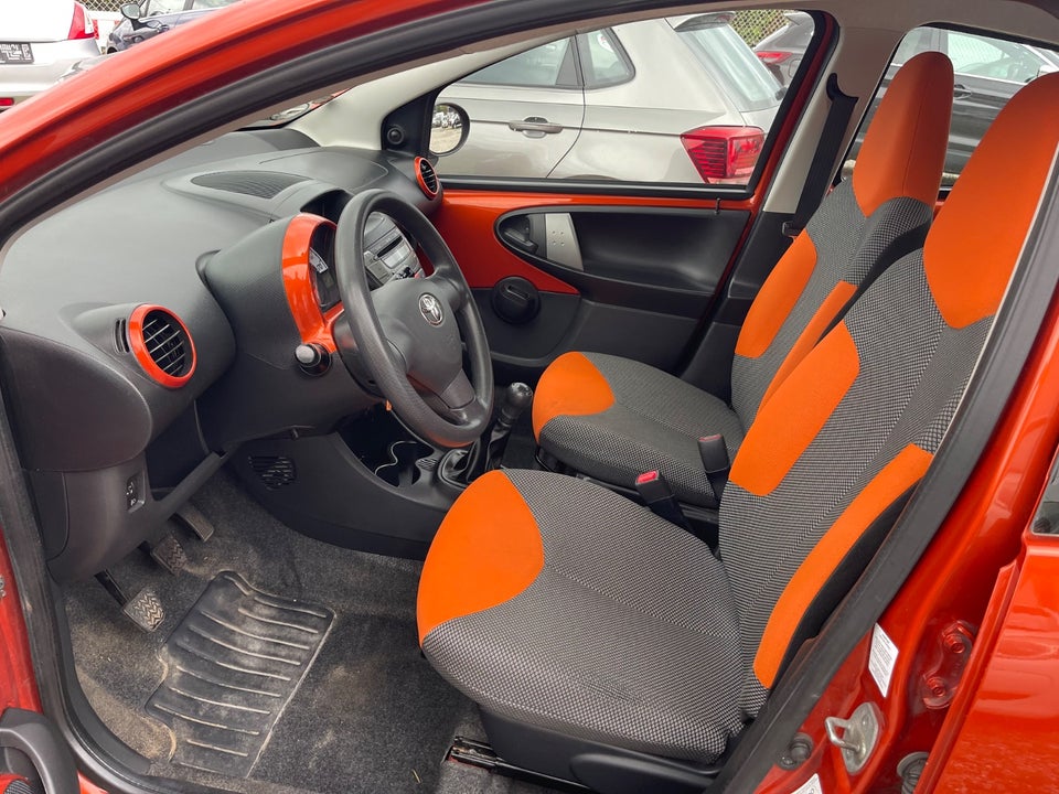 Toyota Aygo 1,0 VVT-i T2 5d