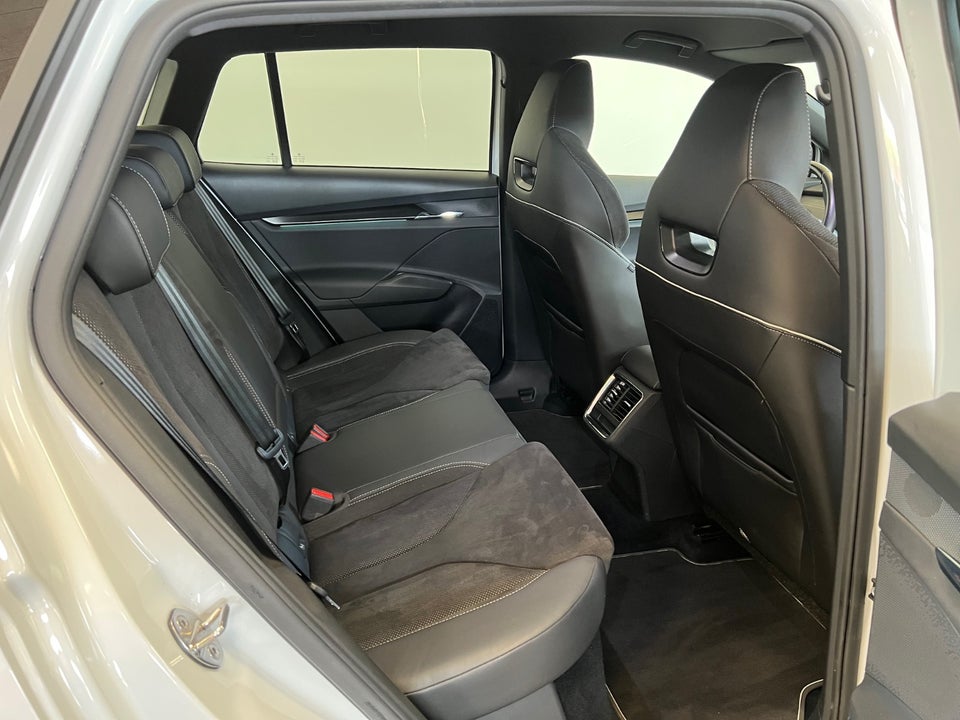 Skoda Enyaq 60 iV Sportline 5d