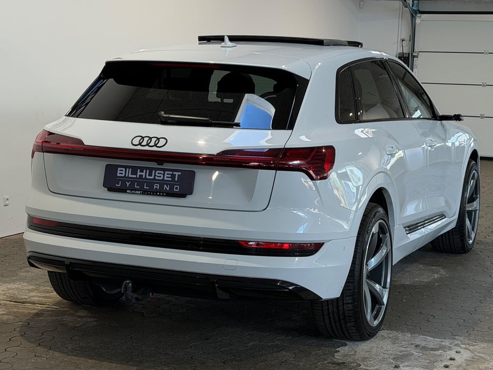 Audi e-tron 55 S-line quattro 5d
