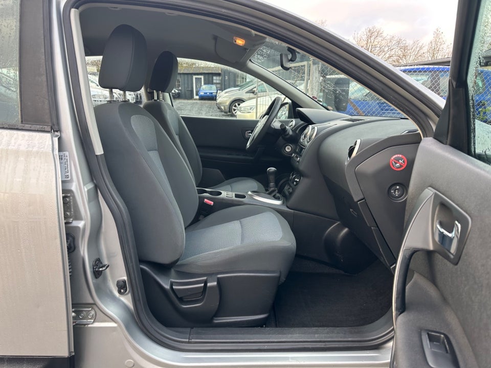 Nissan Qashqai 1,6 Tekna 5d