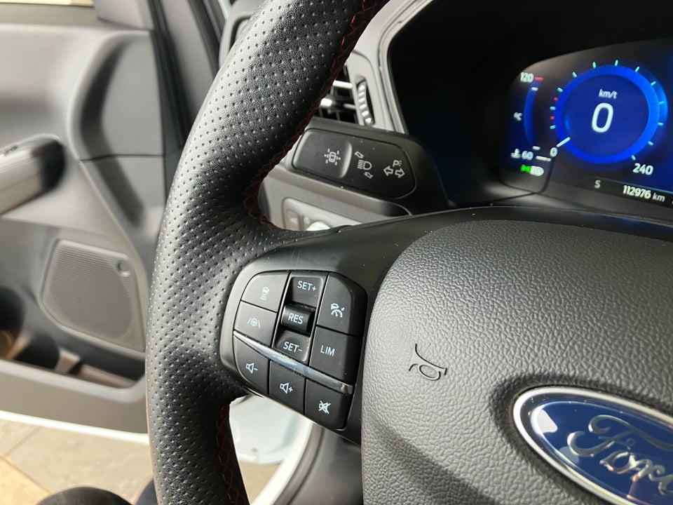 Ford Kuga 2,5 HEV ST-Line X CVT 5d