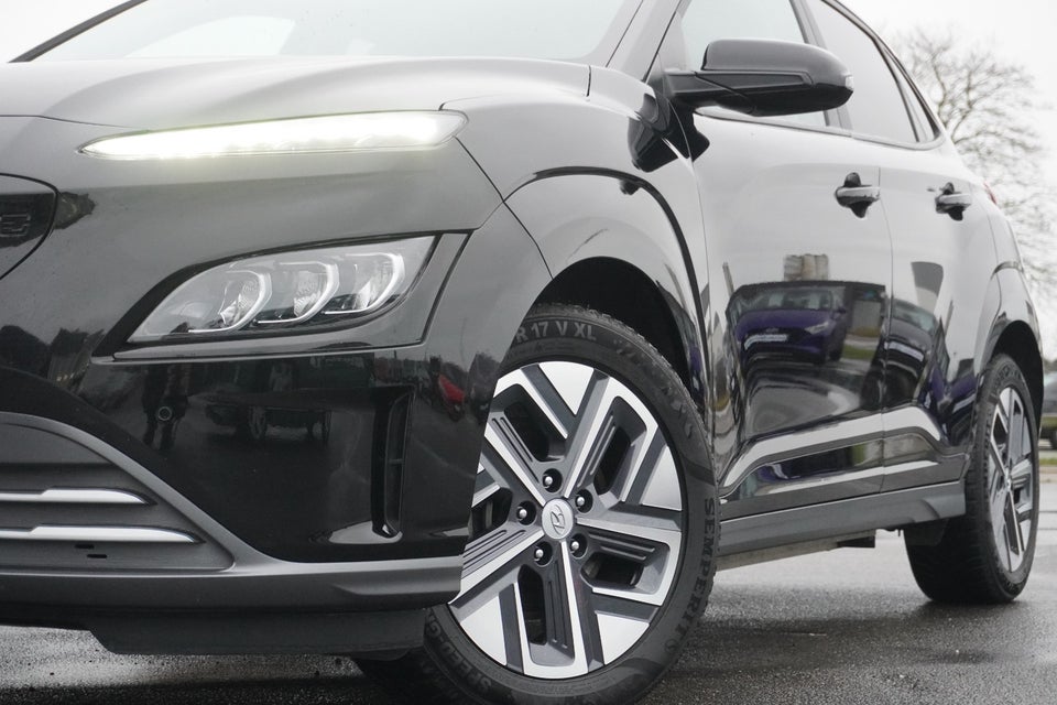 Hyundai Kona 64 EV Essential 5d