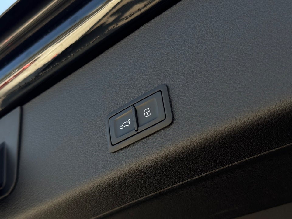 Audi e-tron 55 S-line quattro 5d