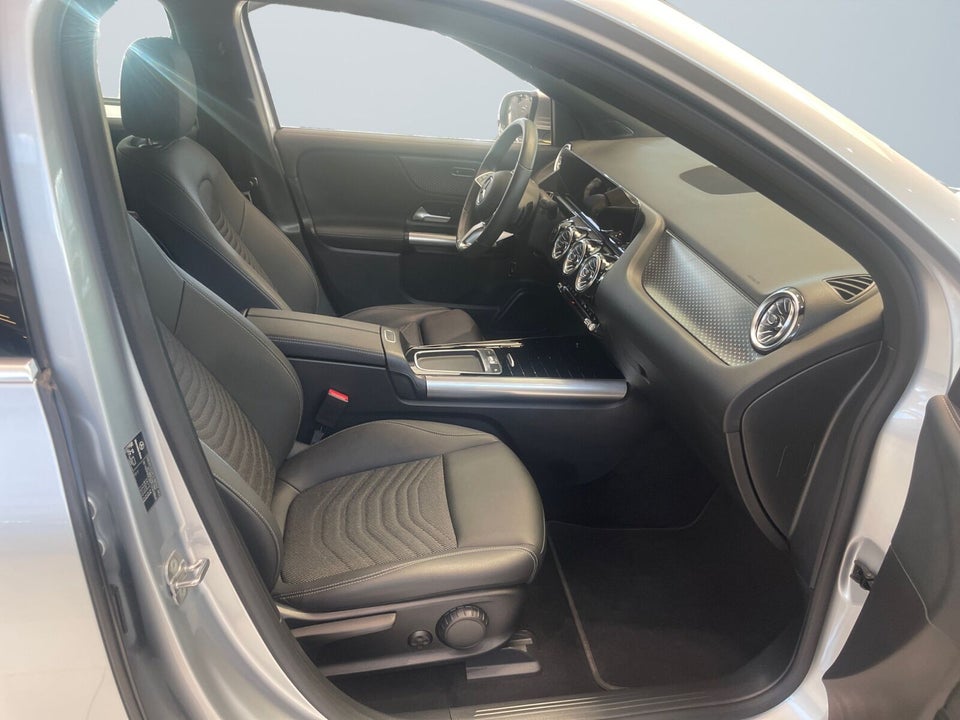 Mercedes EQA250+ Progressive 5d