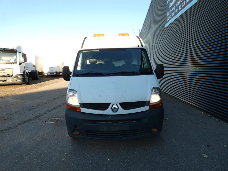 Renault Master T35 2,5 dCi 146 L3H2 4d