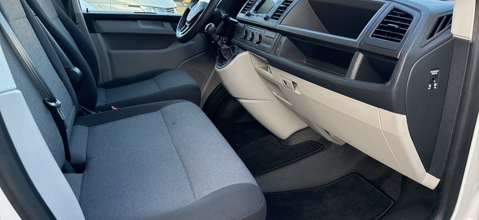 VW Transporter 2,0 TDi 114 Kassevogn kort BMT