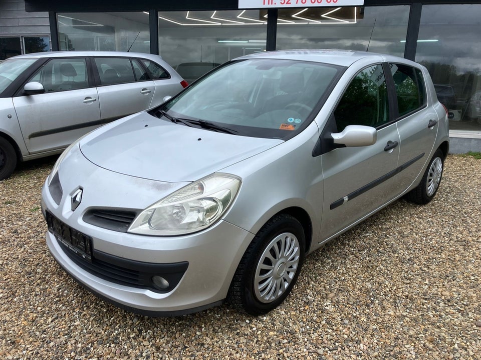 Renault Clio III 1,6 Dynamique BeatUp 5d