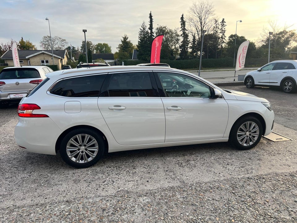 Peugeot 308 1,2 PureTech 130 Selection Sky SW 5d