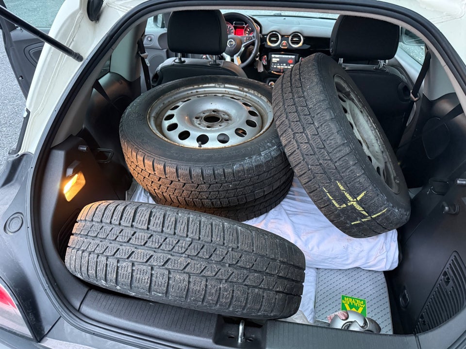 Opel Adam 1,4 87 Glam 3d