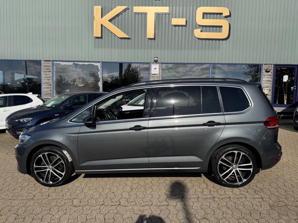 VW Touran 1,6 TDi 115 IQ.Drive DSG 7prs 5d