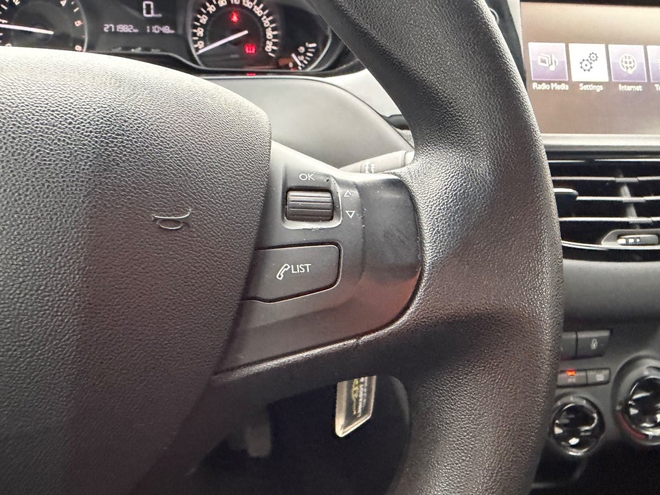 Peugeot 208 1,6 BlueHDi 100 Active 5d