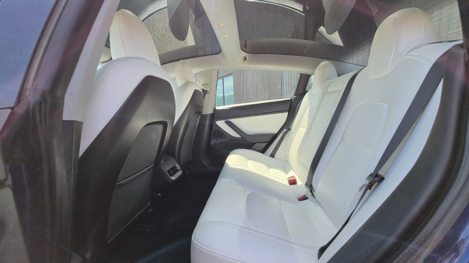 Tesla Model 3 Long Range AWD 4d