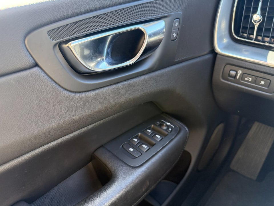 Volvo XC60 2,0 T6 ReCharge Inscription aut. AWD 5d