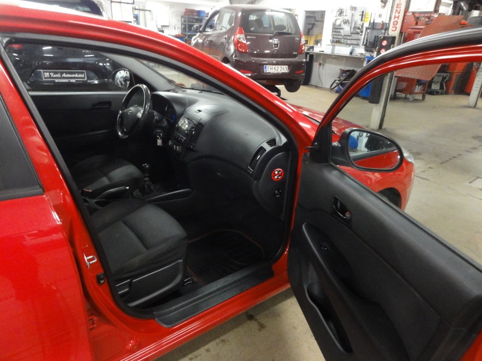 Hyundai i30 1,4 CVVT 109 Comfort 5d