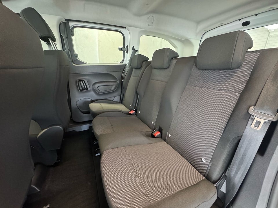 Peugeot e-Rifter 50 Active Pack L2 5d