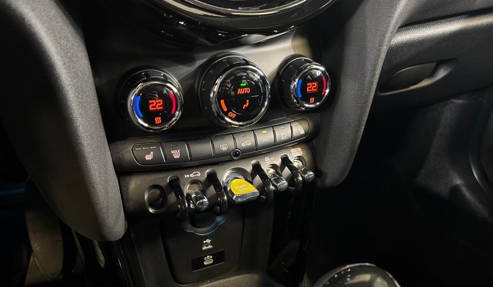 MINI Cooper SE Classic Trim 3d