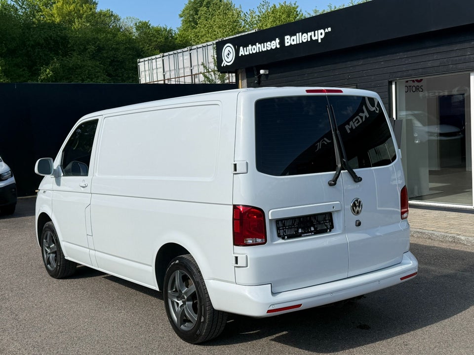 VW Transporter 2,0 TDi 199 Kassevogn DSG 4Motion kort