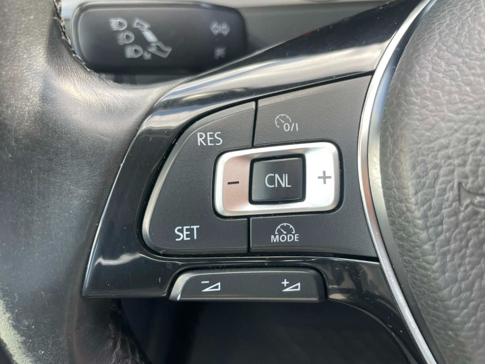 VW Golf VII 1,6 TDi 105 Highline DSG BMT Van 5d