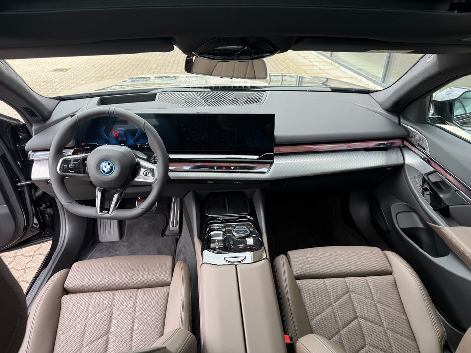 BMW i5 eDrive40 Touring Supercharged 5d