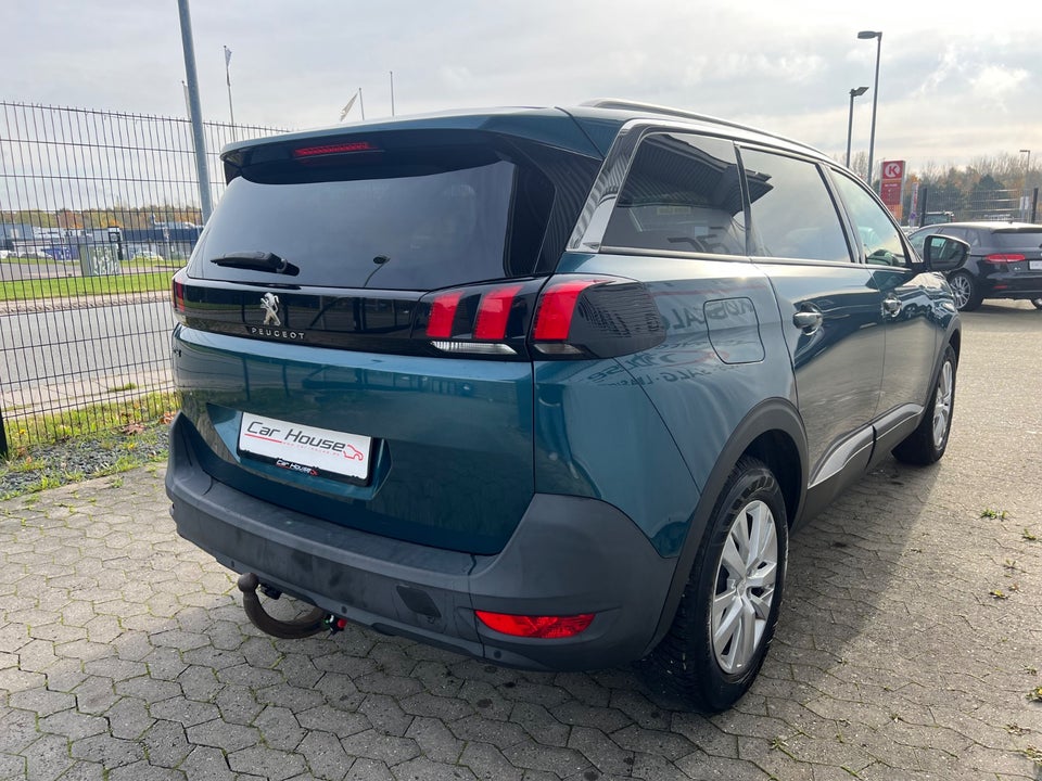 Peugeot 5008 1,2 PureTech 130 Allure 7prs 5d